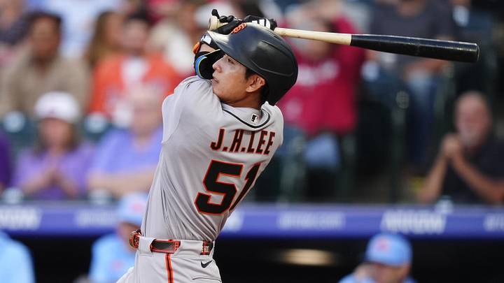 Jung Hoo Lee and the Giants are road underdogs in Atlanta. Jung Hoo Lee and the Giants are road underdogs in Atlanta.