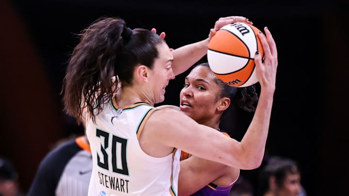 New York Liberty v Phoenix Mercury