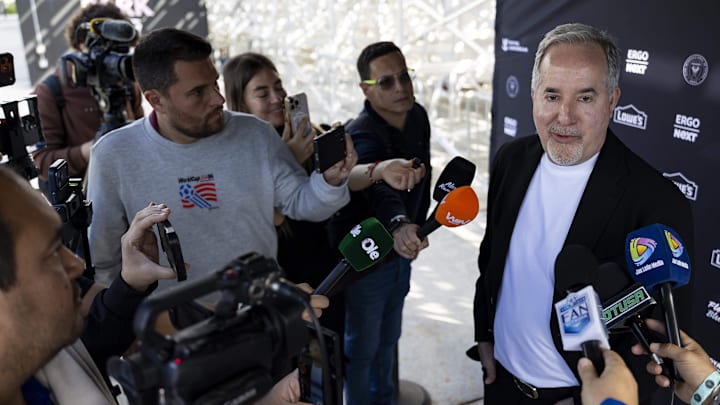 Jorge Mas habló sobre el tema de los fichajes por completar 