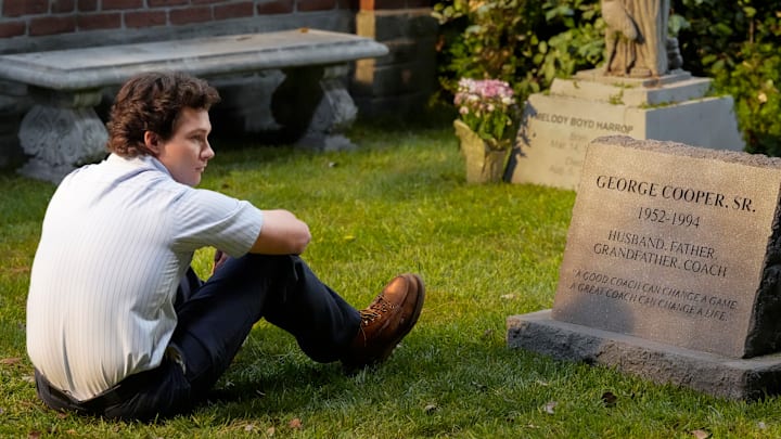 “Some New York Nonsense” – Georgie struggles to balance life, work and family; Mandy worries for Georgie’s wellbeing; and Missy (Raegan Revord) gets into trouble at school, on GEORGIE & MANDY’S FIRST MARRIAGE, Thursday, Oct. 24 (8:00-8:31 PM, ET/PT) on the CBS Television Network, and streaming on Paramount+ (live and on-demand for Paramount+ with SHOWTIME subscribers, or on-demand for Paramount+ Essential subscribers the day after the episode airs)*. Pictured: Montana Jordan as Georgie