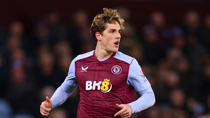 Aston Villa v Manchester United - Premier League
