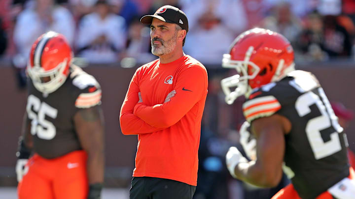 Cleveland Browns coach Kevin Stefanski watches the team warm up before a game against the Cincinnati Bengals on Sunday, Oct. 20, 2024, in Cleveland, Ohio.
