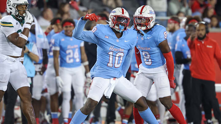 Houston linebacker Latreveon McCutchin (10)