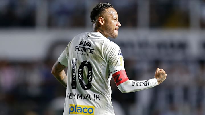 Santos v Bragantino - Campeonato Paulista 2025