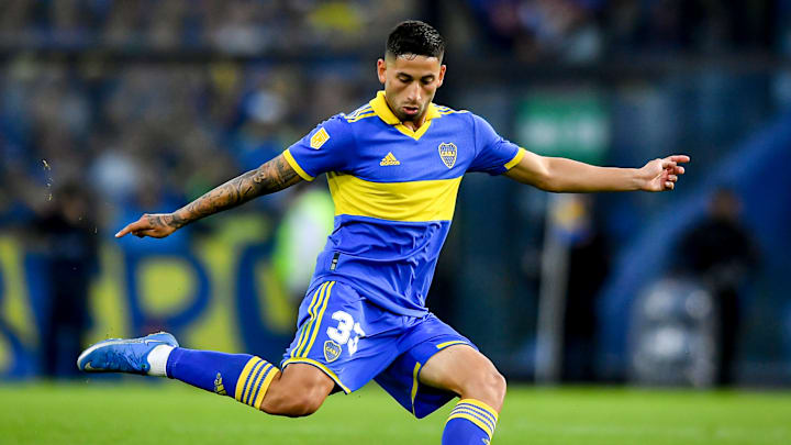 Alan Varela, do Boca Juniors, lidera o ranking dos volantes mais promissores do FIFA 23