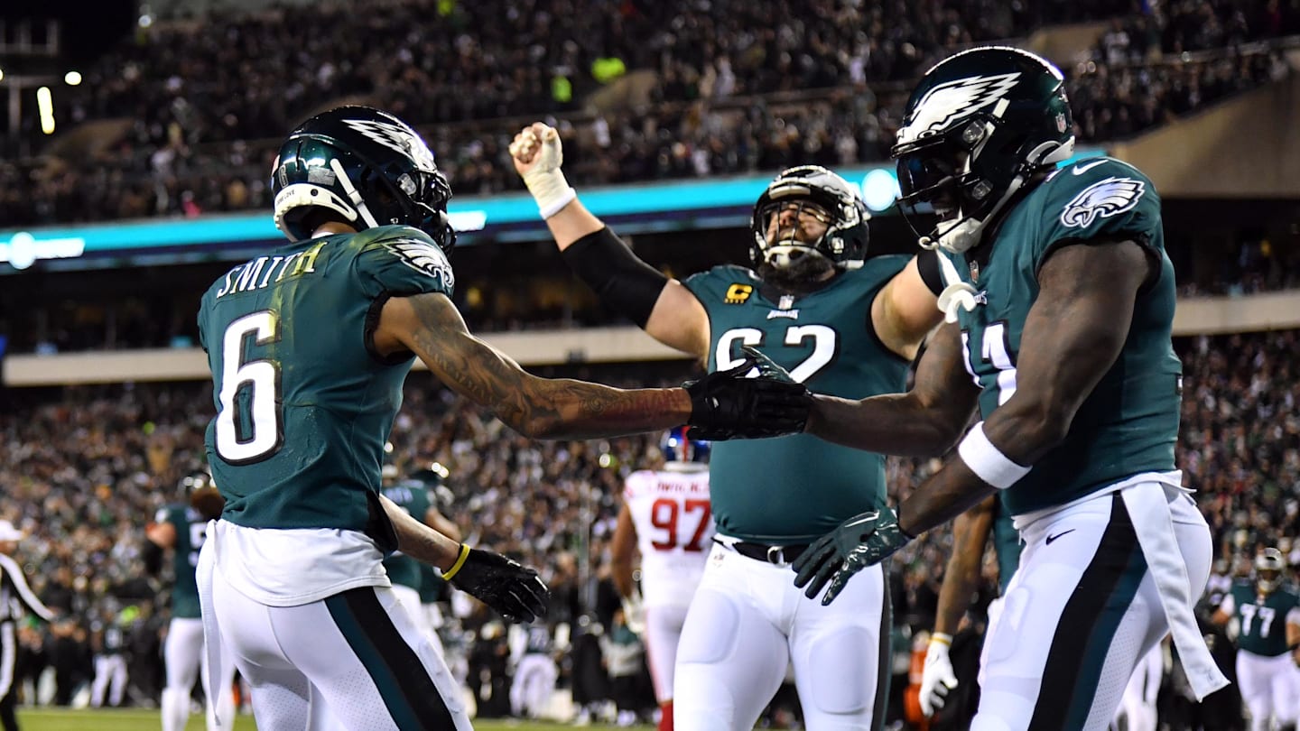 Eagles Legend Jason Kelce Sticks Up for A.J. Brown As Star WR Set To Move On