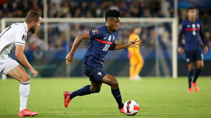 Kingsley Coman soll als Schienenspieler im 3-4-1-2-System auflaufen