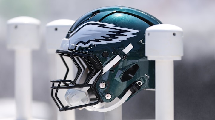 Philadelphia Eagles helmet 