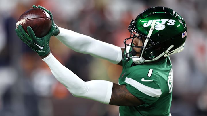 Dec 28, 2023; Cleveland, Ohio, USA; New York Jets cornerback Sauce Gardner (1) warms up before the game against the Cleveland Browns at Cleveland Browns Stadium. Mandatory Credit: Scott Galvin-Imagn Images Dec 28, 2023; Cleveland, Ohio, USA; New York Jets cornerback Sauce Gardner (1) warms up before the game against the Cleveland Browns at Cleveland Browns Stadium. Mandatory Credit: Scott Galvin-Imagn Images