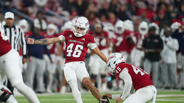 Nov 5, 2022; Fresno, California, USA; Fresno State Bulldogs kicker Dylan Lynch (46) kicks a field goal against the Hawaii Rainbow Warriors in the third quarter at Valley Children's Stadium. Mandatory Credit: Cary Edmondson-Imagn Images Nov 5, 2022; Fresno, California, USA; Fresno State Bulldogs kicker Dylan Lynch (46) kicks a field goal against the Hawaii Rainbow Warriors in the third quarter at Valley Children's Stadium. Mandatory Credit: Cary Edmondson-Imagn Images