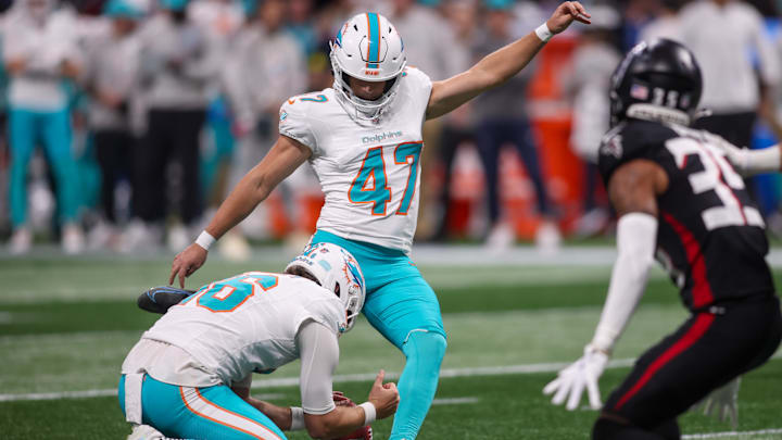 Oct 26, 2025; Atlanta, Georgia, USA; Miami Dolphins place kicker Riley Patterson (47) kicks a field goal against the Atlanta Falcons in the second quarter at Mercedes-Benz Stadium. Mandatory Credit: Brett Davis-Imagn Images Oct 26, 2025; Atlanta, Georgia, USA; Miami Dolphins place kicker Riley Patterson (47) kicks a field goal against the Atlanta Falcons in the second quarter at Mercedes-Benz Stadium. Mandatory Credit: Brett Davis-Imagn Images
