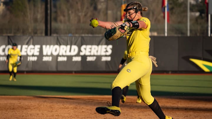 Oregon pitcher Elise Sokolsky hurled the Ducks to three wins last week, earning Big Ten Pitcher of the Week honors for the first time in her career.