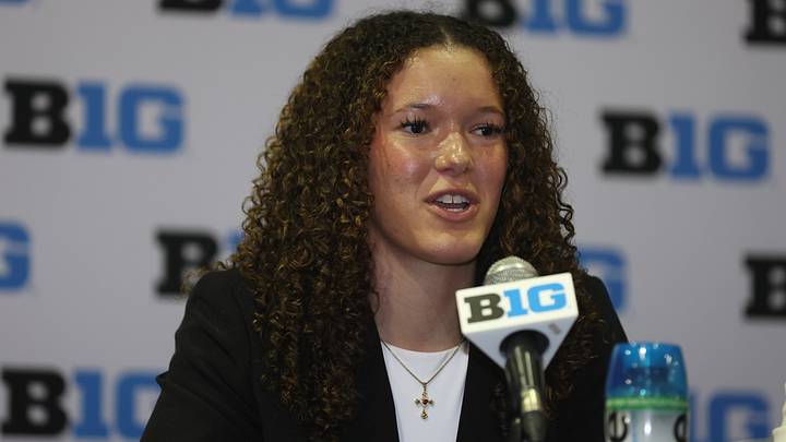 Oct 8, 2025; Rosemont, Illinois, USA; IllinoisÕs Berry Wallace speaks during Big Ten WomenÕs Basketball Media Days at the Donald E. Stephens Convention Center. Mandatory Credit: Talia Sprague-Imagn Images Oct 8, 2025; Rosemont, Illinois, USA; IllinoisÕs Berry Wallace speaks during Big Ten WomenÕs Basketball Media Days at the Donald E. Stephens Convention Center. Mandatory Credit: Talia Sprague-Imagn Images