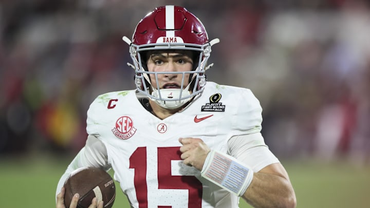 Alabama quarterback Ty Simpson