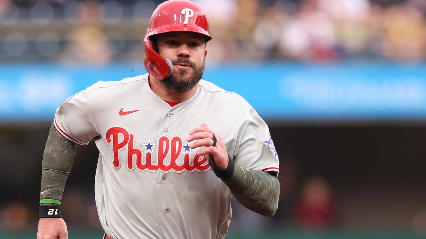 The home run pace Kyle Schwarber needs to pass Ryan Howard's Phillies record