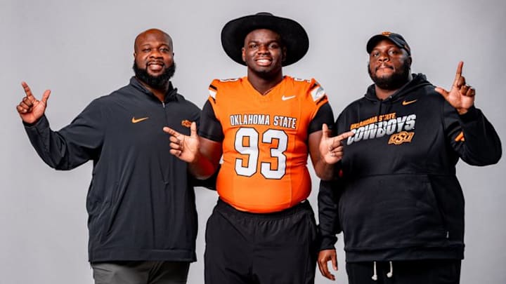 Former Husky defensive tackle Dominic Macon has joined Oklahoma State.