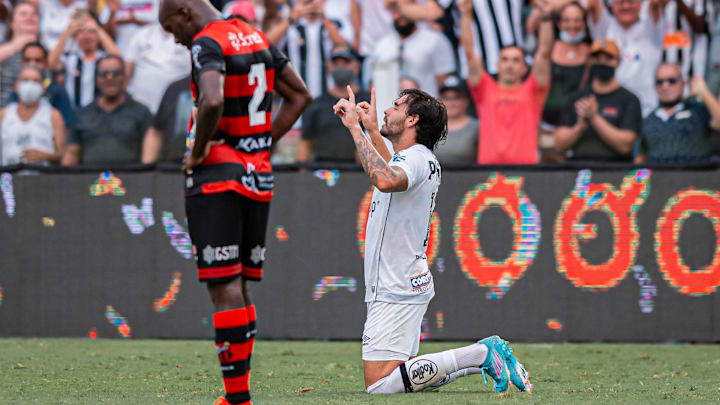 Ricardo Goulart marcou seu primeiro gol com a camisa alvinegra
