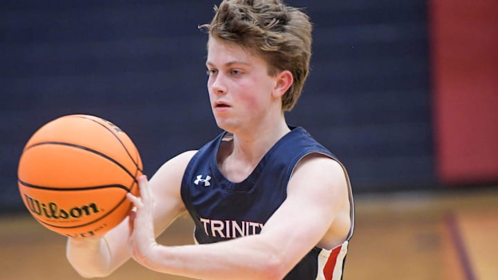 Trinity's Thomas Stewart (4) passes against Alabama Christian in AHSAA Area Tournament action at the Montgomery Academy campus in Montgomery, Ala., on Monday February 5, 2024.