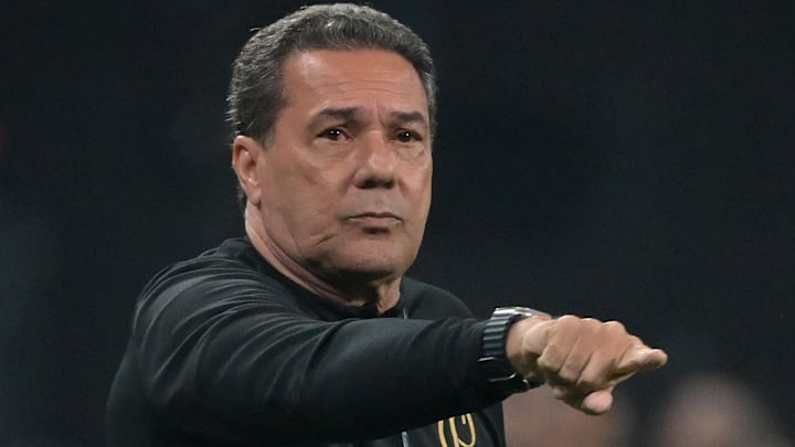 Técnico vibra com momento da equipe