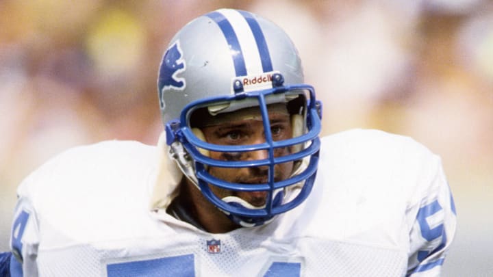 Detroit Lions linebacker Chris Spielman (54).