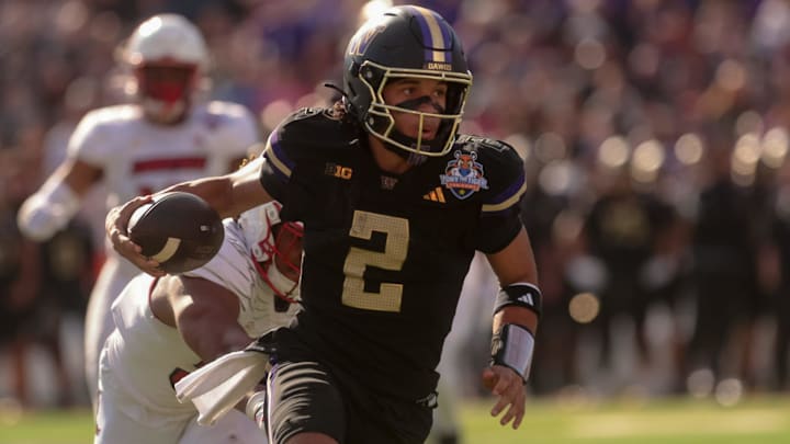 Demond Williams Jr. (2) runs for a touchdown against Louisville in the Sun Bowl. 