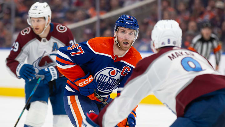 Colorado Avalanche v Edmonton Oilers