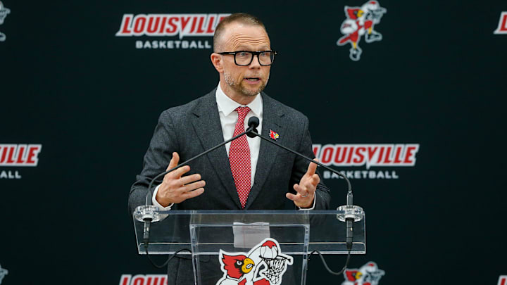 Louisville Basketball coach Pat Kelsey speaks as he is introduced as the new head coach of UofL