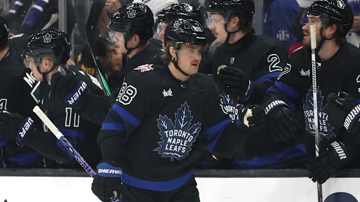 Toronto Maple Leafs v Los Angeles Kings