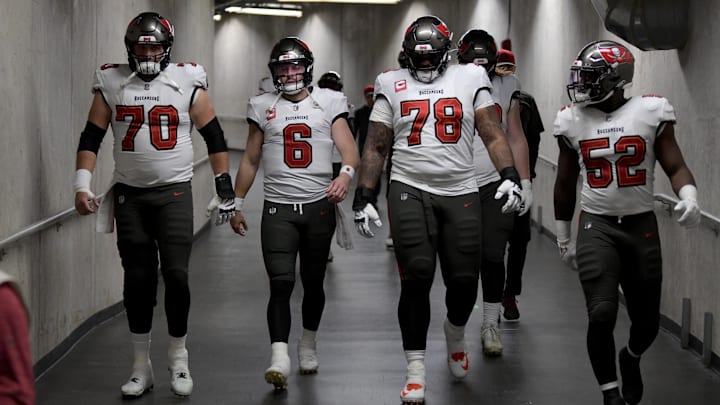 Jan 21, 2024; Detroit, Michigan, USA; (Left to right) Tampa Bay Buccaneers center Robert Hainsey Jan 21, 2024; Detroit, Michigan, USA; (Left to right) Tampa Bay Buccaneers center Robert Hainsey