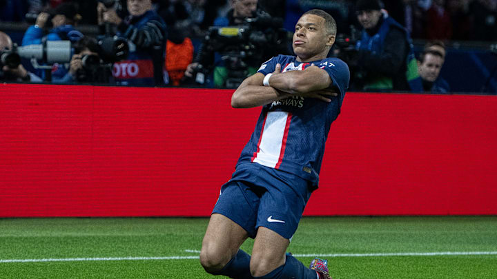 Kylian Mbappé fait une entrée fracassante.
