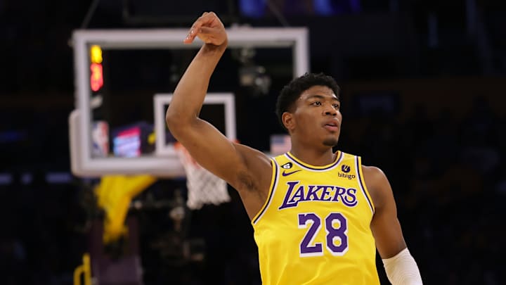Debido a su contratoy su rol, los Lakers podrían prescindir de Hachirua