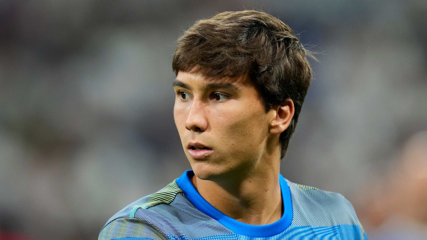 Who Will Replace Dean Huijsen in Real Madrid's Starting Lineup Against Espanyol?