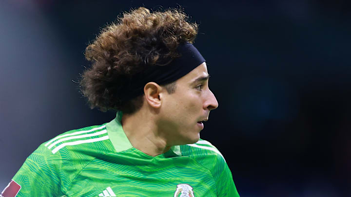 Guillermo Ochoa fue factor para los dos tantos en contra.