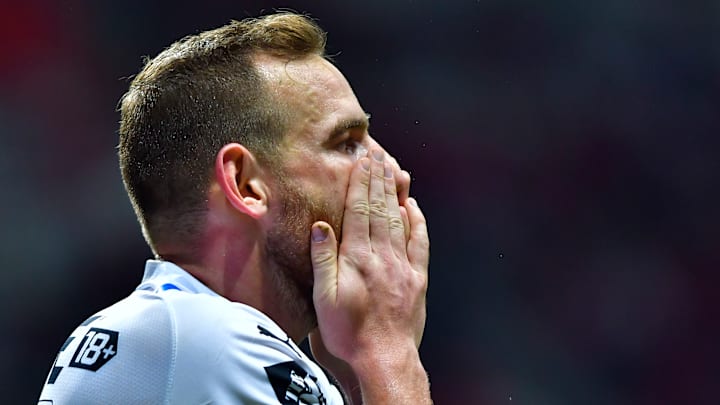 El holandés Vincent Janssen no pudo marcar en el empate 2-2 entre Toluca y Rayados en el Infierno.