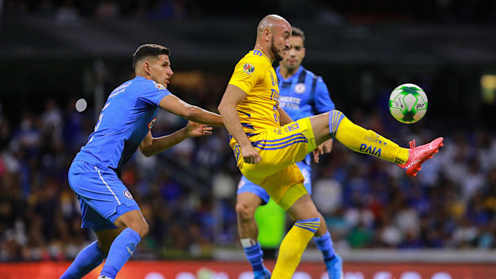 Carlos González podría ser refuerzo de Cruz Azul