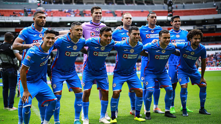 Jugadores de Cruz Azul previo al partido ante Toluca.