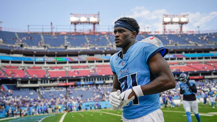 Tennessee Titans cornerback Roger McCreary (21) exits the field after the Titans’ 33-19 loss to the Los Angeles Rams at Nissan Stadium in Nashville, Tenn., Sunday, Sept. 14, 2025. Tennessee Titans cornerback Roger McCreary (21) exits the field after the Titans’ 33-19 loss to the Los Angeles Rams at Nissan Stadium in Nashville, Tenn., Sunday, Sept. 14, 2025.