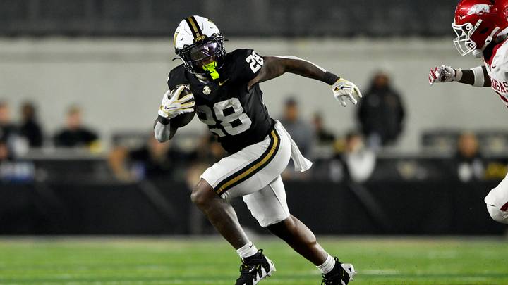 Oct 17, 2026; Nashville, Tennessee, USA; Vanderbilt Commodores running back Sedrick Alexander (28) runs with the ball against the Arkansas Razorbacks during the second half at FirstBank Stadium. Mandatory Credit: Steve Roberts-Imagn Images Oct 17, 2026; Nashville, Tennessee, USA; Vanderbilt Commodores running back Sedrick Alexander (28) runs with the ball against the Arkansas Razorbacks during the second half at FirstBank Stadium. Mandatory Credit: Steve Roberts-Imagn Images