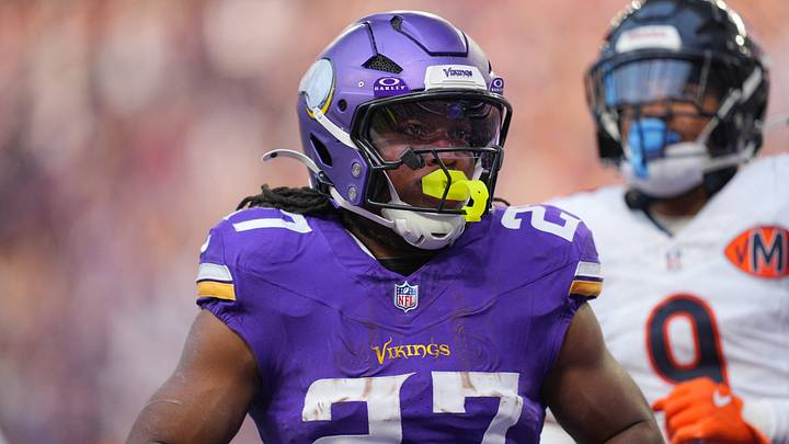 Minnesota Vikings running back Jordan Mason (27) runs in for a touchdown during the fourth quarter against the Chicago Bears at U.S. Bank Stadium. Mandatory Credit: Brad Rempel-Imagn Images Minnesota Vikings running back Jordan Mason (27) runs in for a touchdown during the fourth quarter against the Chicago Bears at U.S. Bank Stadium. Mandatory Credit: Brad Rempel-Imagn Images