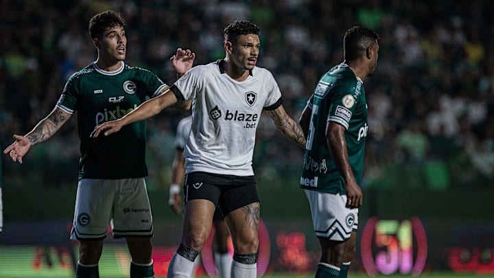 Goiás e Botafogo fizeram jogo ruim e pouco criativo na Serrinha