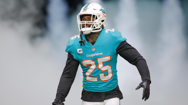 Miami Dolphins cornerback Xavien Howard (25) takes to the field prior to the game against the Green Bay Packers at Hard Rock Stadium during the 2022 season.
