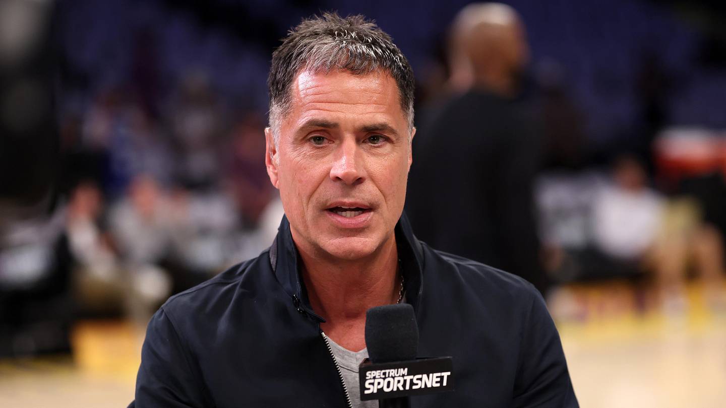 Lakers Could Target $13 Million Blazers Center to Replace Deandre Ayton This Offseason