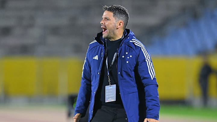 Cruzeiro foi eliminado na estreia da Copa do Brasil e perdeu a final do Campeonato Mineiro Cruzeiro foi eliminado na estreia da Copa do Brasil e perdeu a final do Campeonato Mineiro