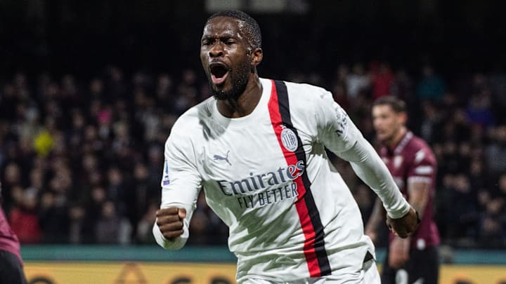 Bayern Munich enquire about AC Milan defender Fikayo Tomori.