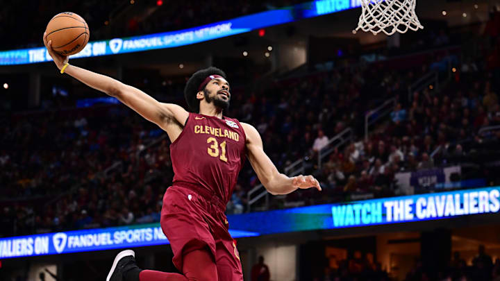Apr 2, 2025; Cleveland, Ohio, USA; Cleveland Cavaliers center Jarrett Allen (31) dunks during the second half against the New York Knicks at Rocket Arena. Mandatory Credit: Ken Blaze-Imagn Images