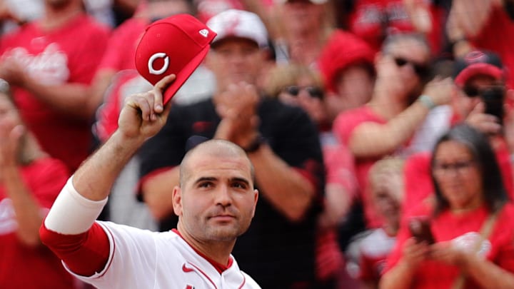 Sep 24, 2023; Cincinnati, Ohio, USA; Cincinnati Reds first baseman Joey Votto (19) acknowledges the crowd after the game against the Pittsburgh Pirates at Great American Ball Park. Mandatory Credit: David Kohl-Imagn Images