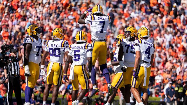 LSU Tigers tight end Trey'Dez Green (7) celebrates his touchdown catch as Auburn Tigers take on LSU Tigers at Jordan-Hare Stadium in Auburn, Ala. on Saturday, Oct. 24, 2026. LSU Tigers lead Auburn Tigers 31-10 at halftime. LSU Tigers tight end Trey'Dez Green (7) celebrates his touchdown catch as Auburn Tigers take on LSU Tigers at Jordan-Hare Stadium in Auburn, Ala. on Saturday, Oct. 24, 2026. LSU Tigers lead Auburn Tigers 31-10 at halftime.