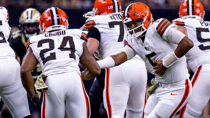 Nov 17, 2024; New Orleans, Louisiana, USA;  Cleveland Browns quarterback Jameis Winston (5) hands the ball off to running back Nick Chubb (24) against the New Orleans Saints during the second half at Caesars Superdome. Mandatory Credit: Stephen Lew-Imagn Images