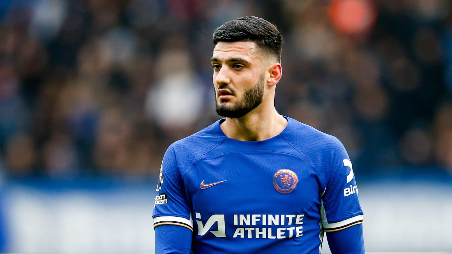 Chelsea Striker Armando Broja Nears Permanent Burnley Transfer