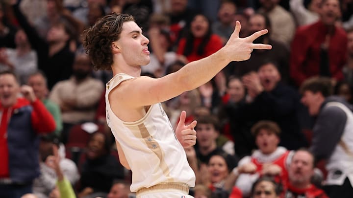 Milwaukee Bucks v Chicago Bulls